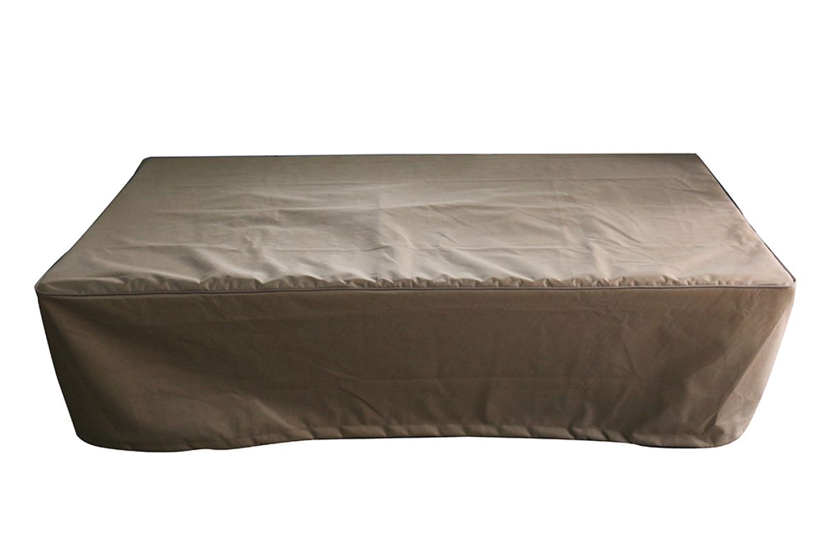 Protective fabric cover supplied with the GRANVILLE table