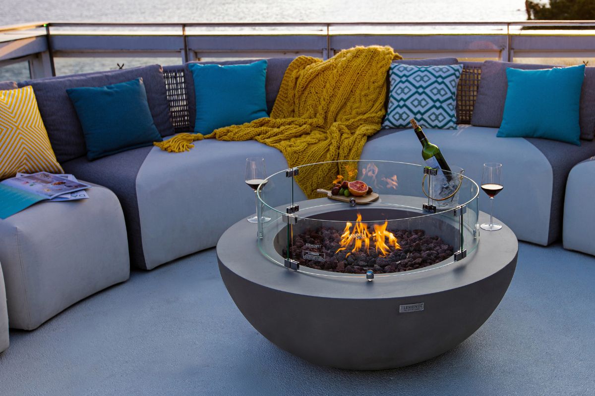 LUNAR BOWL fire pit with the round glass guard