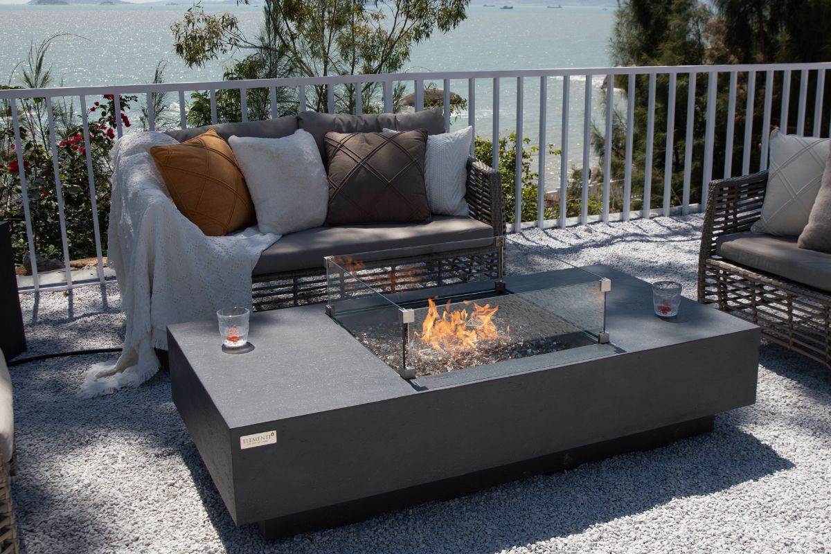 CANNES fire pit with the glass wind guard