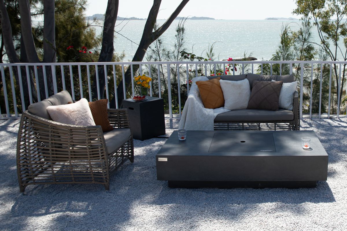 CANNES table with the fire pit lid on