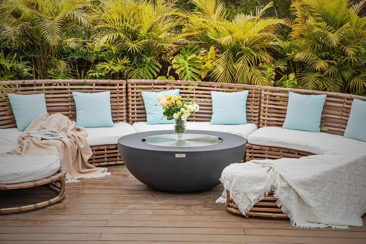 LUNAR BOWL Dark Grey with the fire pit lid and flowers