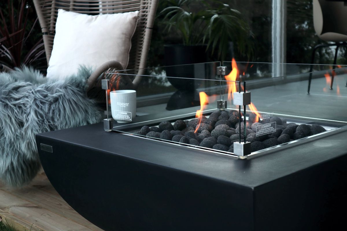 The black surface of the AURORA table up close