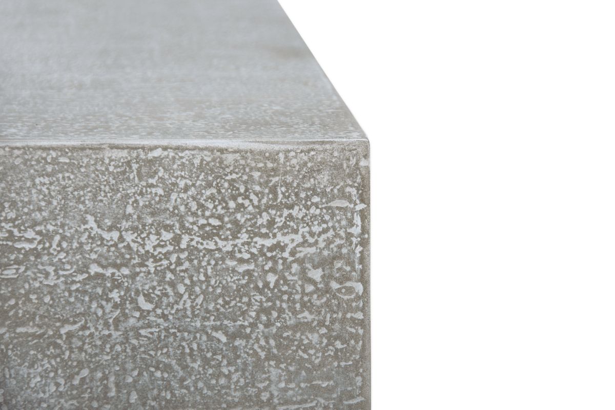 Close-up of the RIVIERA surface with its travertine imprint