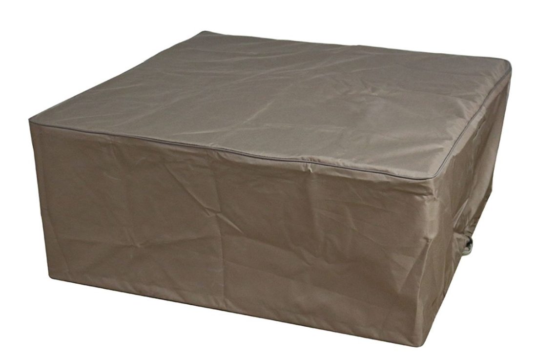 Protective fabric cover supplied with the MANHATTAN table